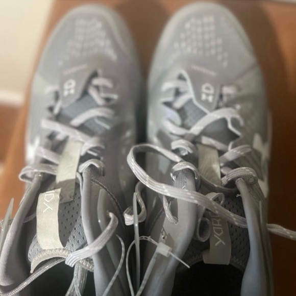 Under Armour Yard Low MT Gray Baseball Cleats w/ Cushioned Midsole
Size 15 - Picture 4 of 9